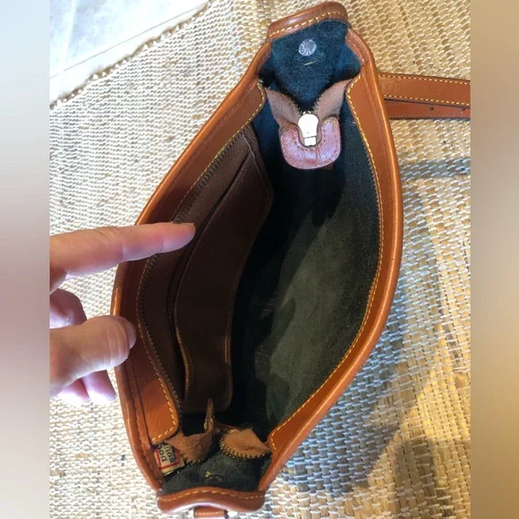 VINTAGE DOONEY matched set crossbody and coin purse Both zip closed Blk/Brown - Picture 9 of 10